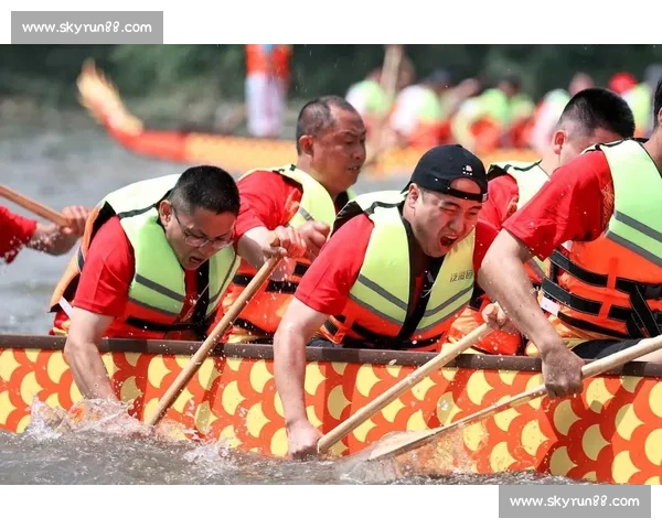龙舟竞渡激荡水面赛场风云展现传统文化激情与团队协作精神