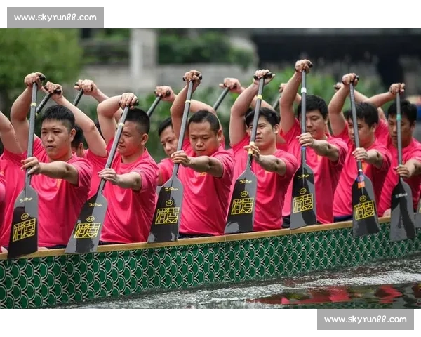 鼓声震天竞逐端午精神传承中的龙舟比赛壮丽画卷与团结拼搏的时代赞歌
